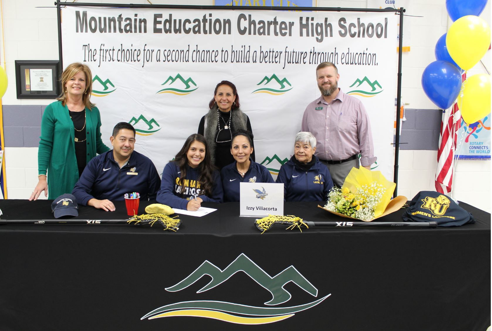 Forsyth Students Signs Scholarship to Reinhardt University